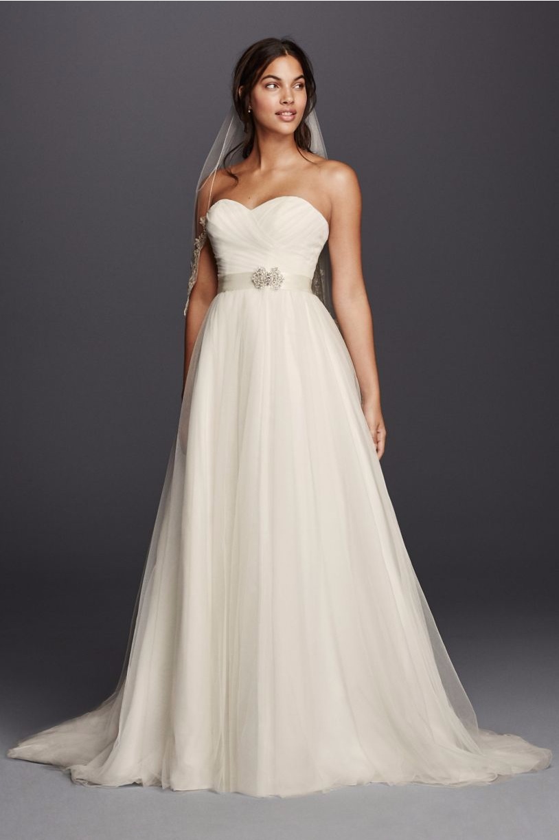 Simple wedding dresses outlet under 500